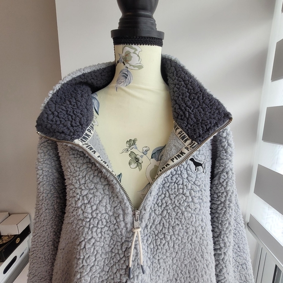 Victoria Secret PINK | Small Gray Fleece Sweatshirt - Picture 3 of 6